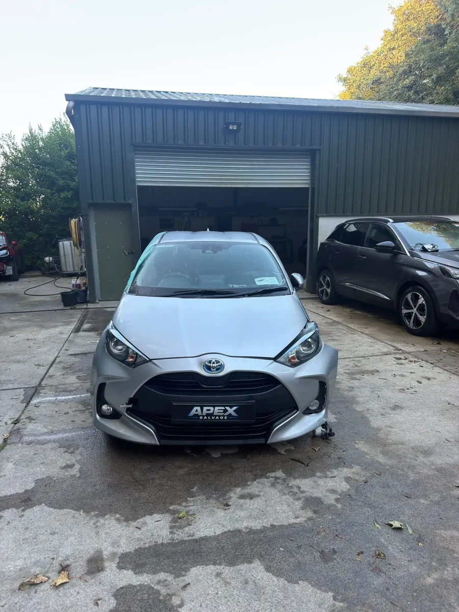 2023 Toyota Yaris Hyrbid - Image 2