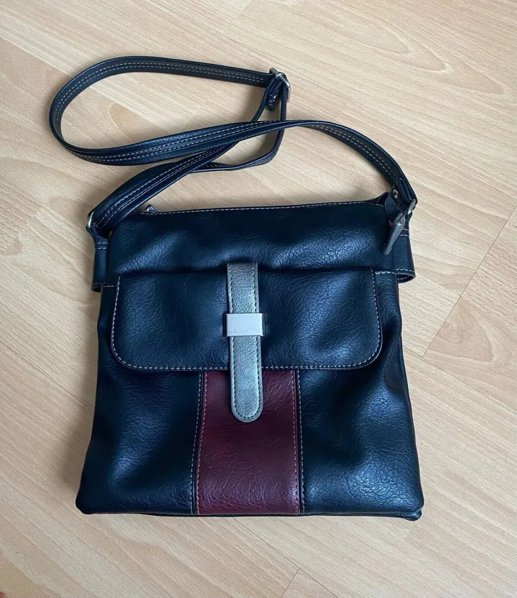 Beautiful shoulder Crossbody Handbag , Adjustable - Image 1