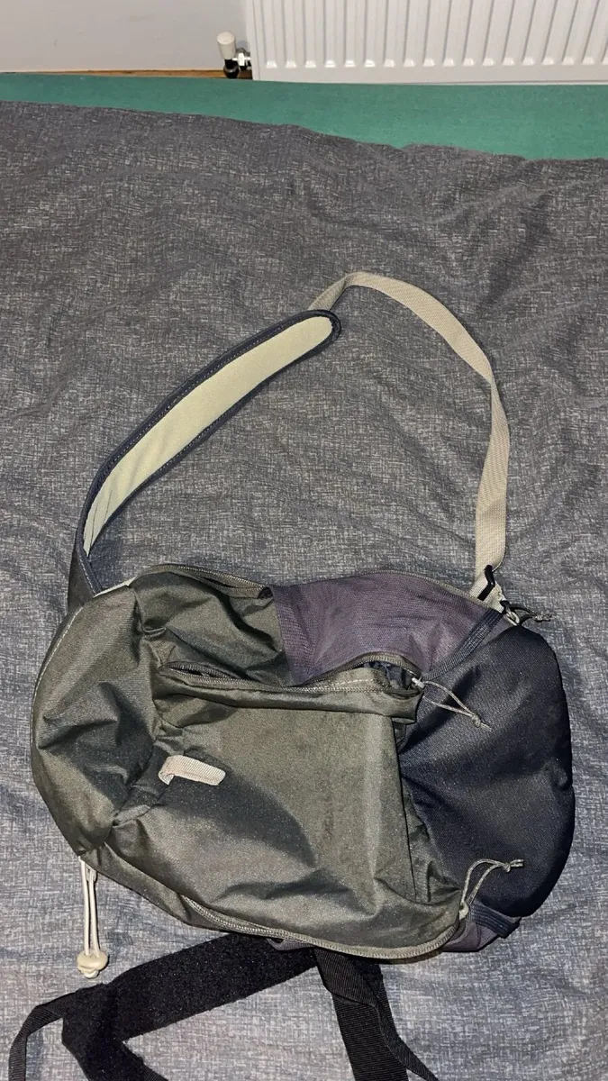Fishing bags/gloves - Image 3