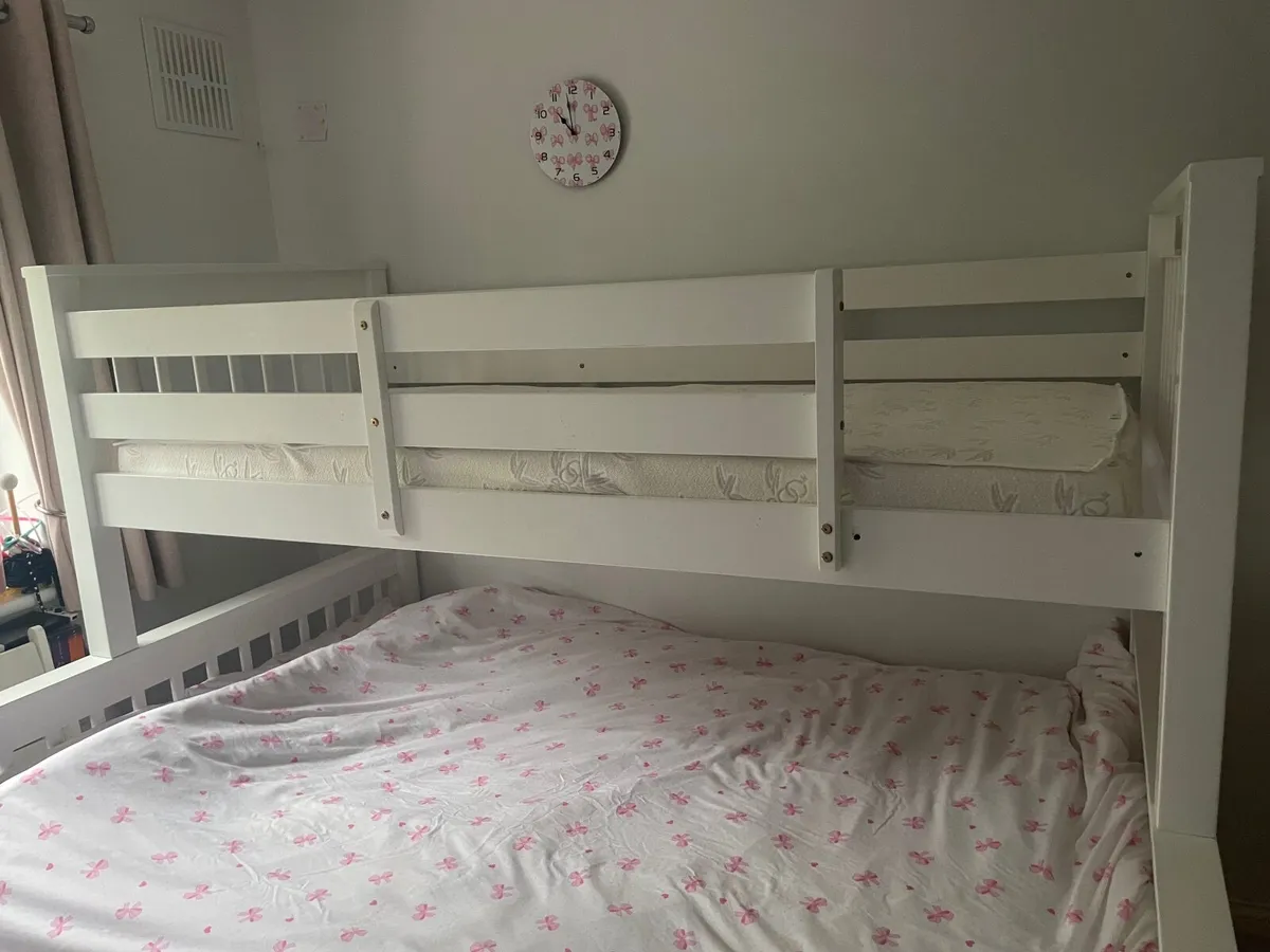 Single child’s bed - Image 2