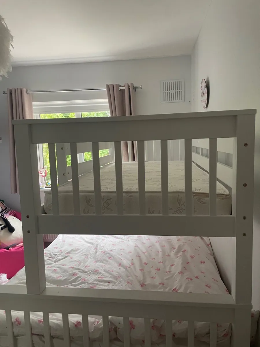 Single child’s bed - Image 3
