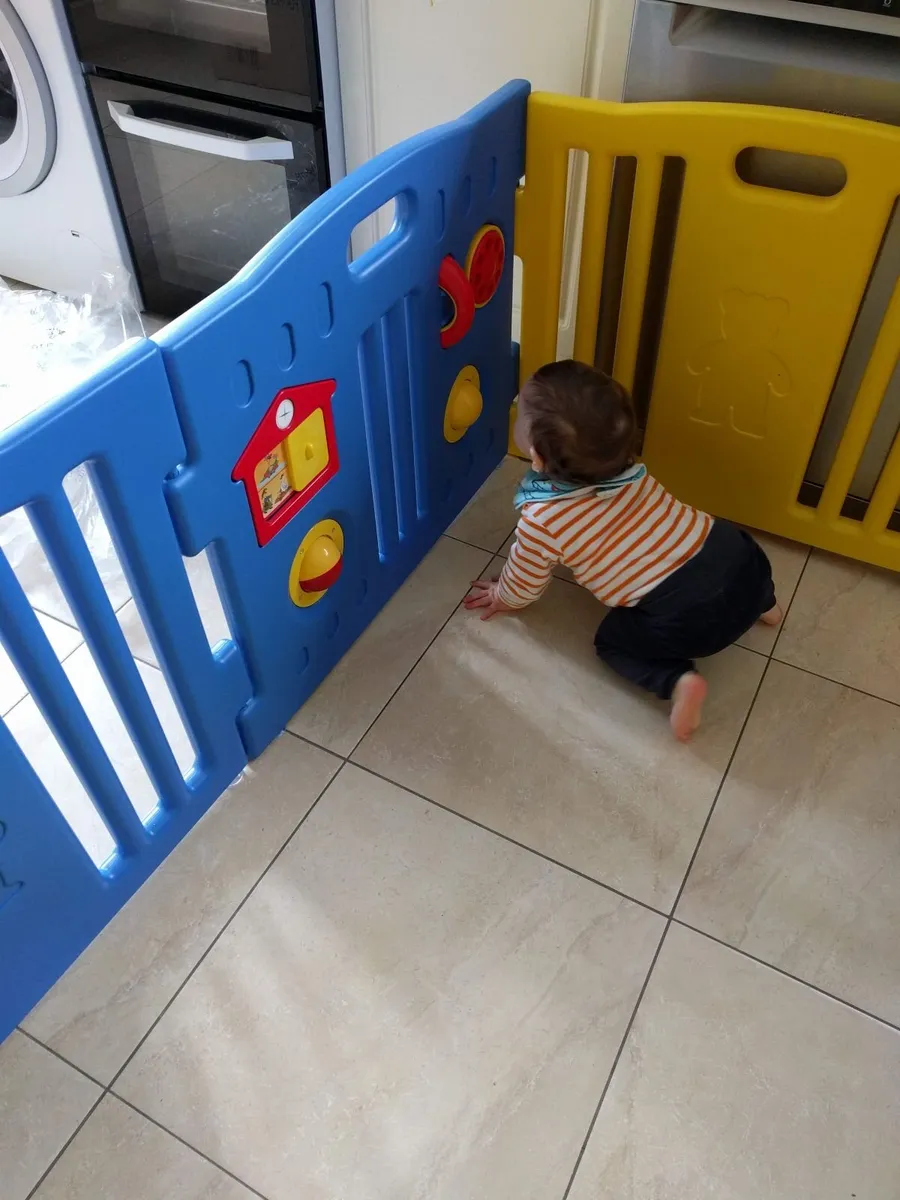 Baby 8 x Panel Playpen Set - Flexible Setup - Image 4