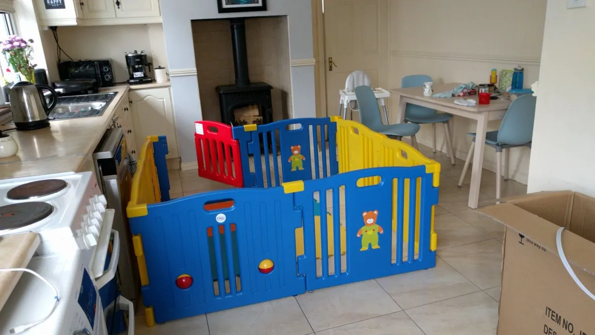 Baby 8 x Panel Playpen Set - Flexible Setup - Image 2