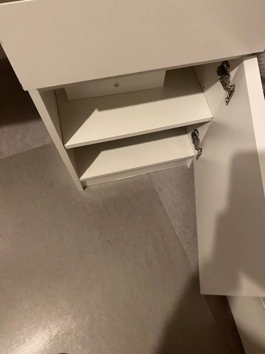 Desk - Ikea Malm - Image 3
