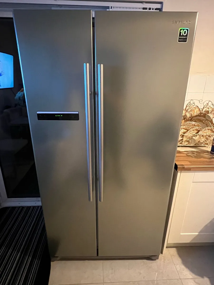 Fridge freezer - Image 1