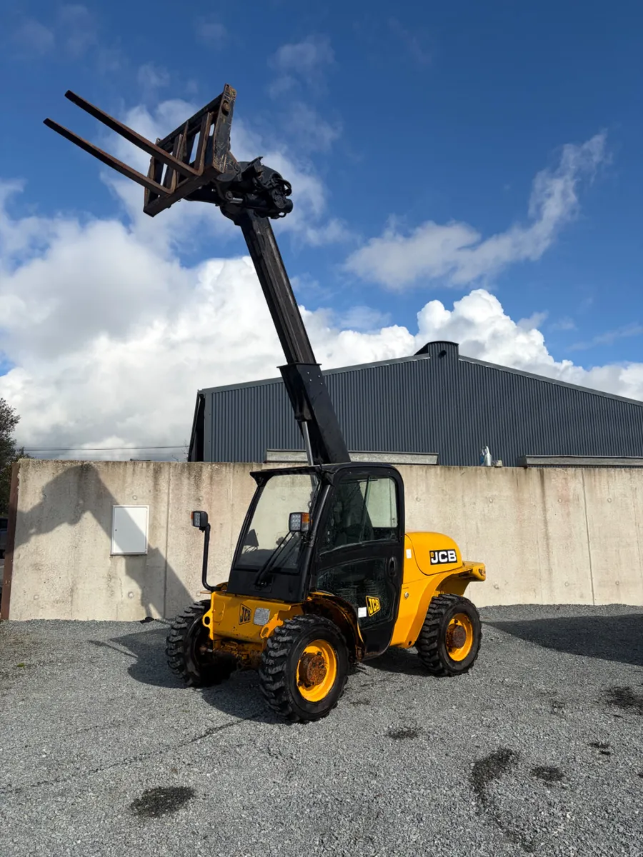 JCB 520-40 - Image 1