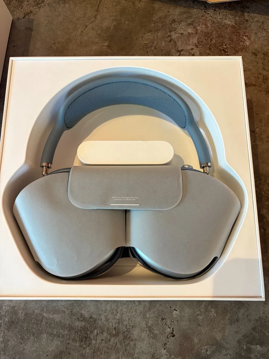 AirPods Max 2 (2026) Blue with AppleCare+ - Image 2