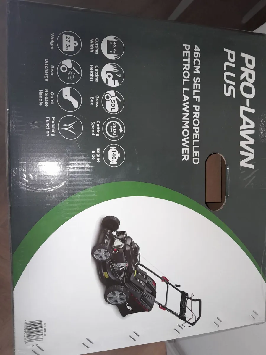 Pro Lawn 46CM Self Propelled Petrol Lawn - Image 1