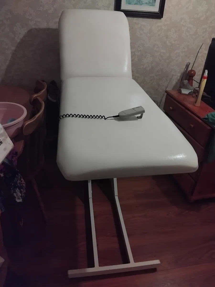 Beautician bed - Image 2