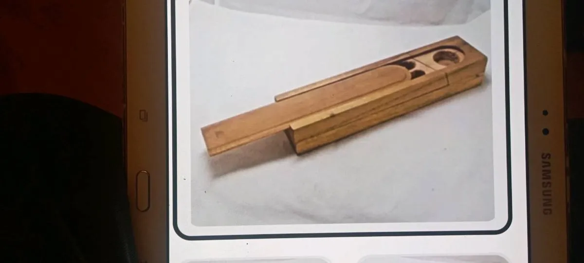 VINTAGE WOODEN PINCDCIL CASE   1970s - Image 1