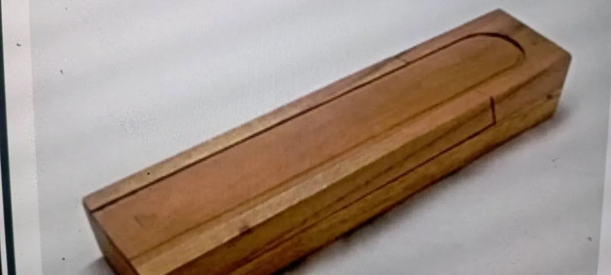 VINTAGE WOODEN PINCDCIL CASE   1970s - Image 4