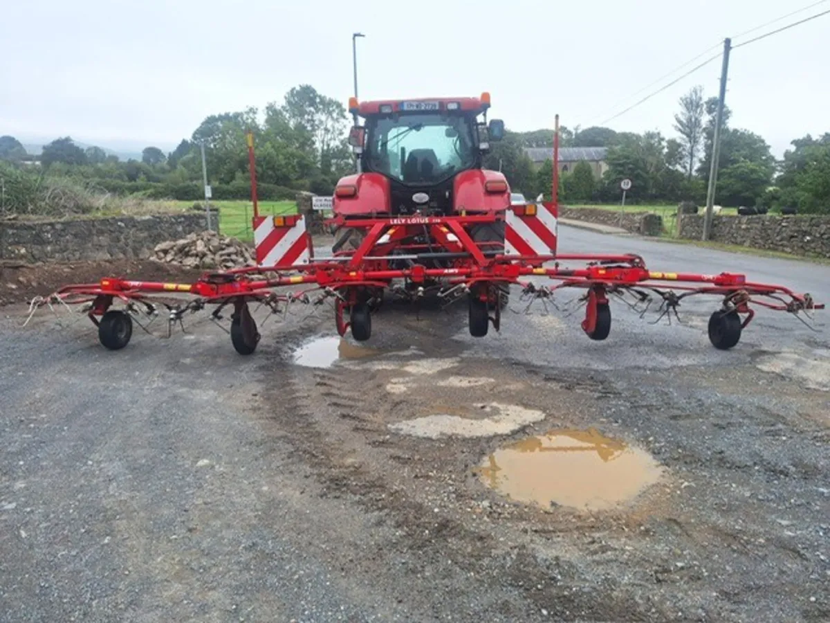 2013 Lely Lotus 770 Tedder - Image 1