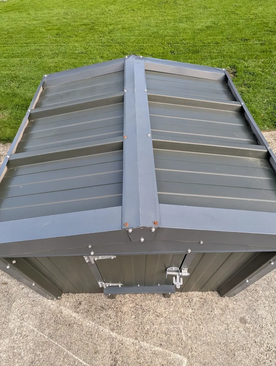 Dog Kennel - Insulated - Image 4