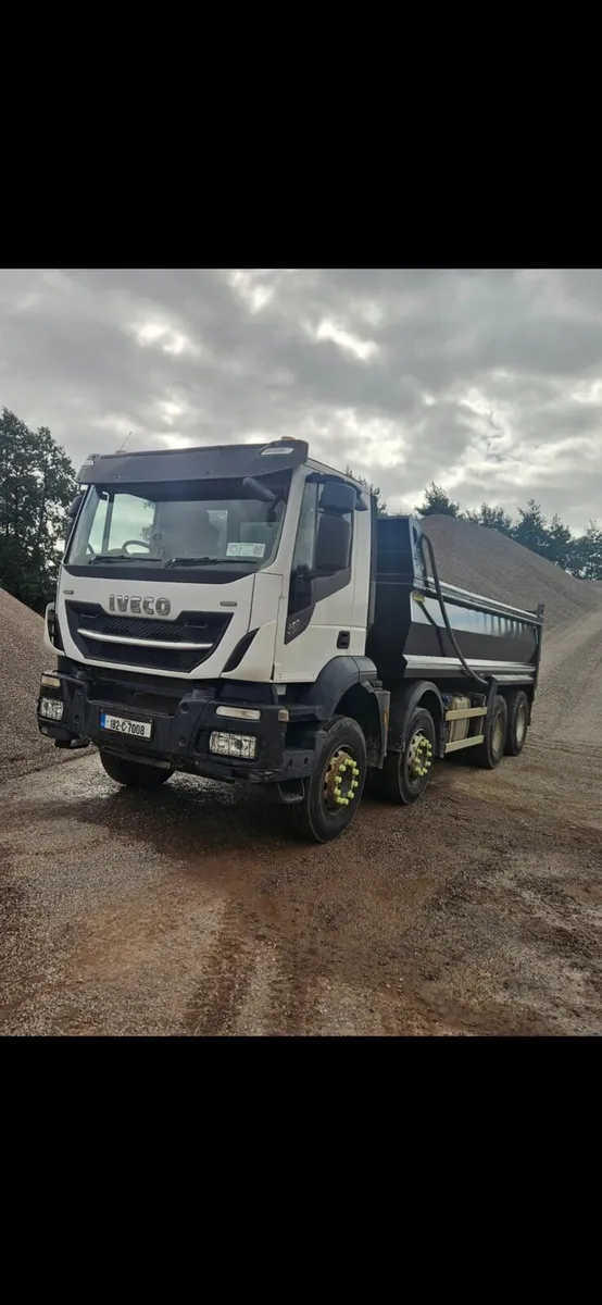 Iveco Xway420 Trakker Tipper - Image 2