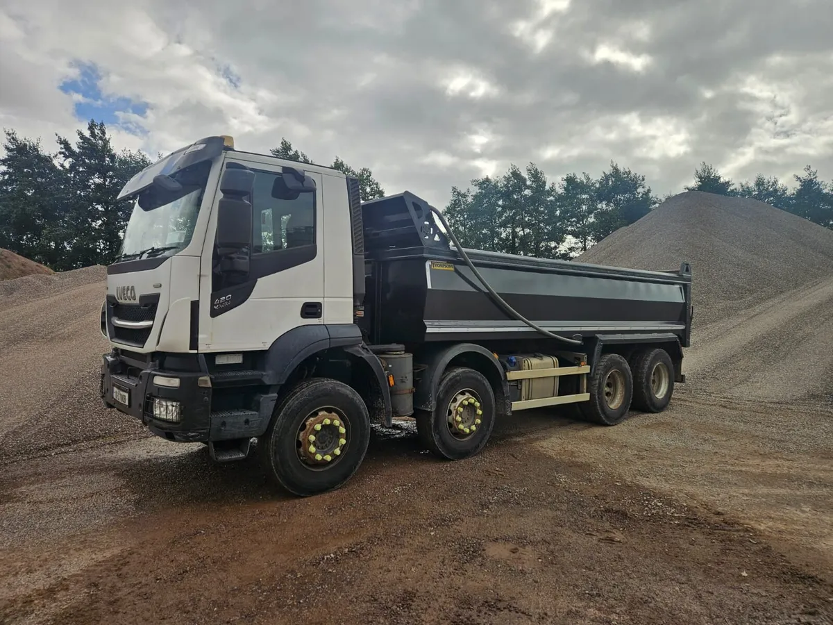 Iveco Xway420 Trakker Tipper - Image 3