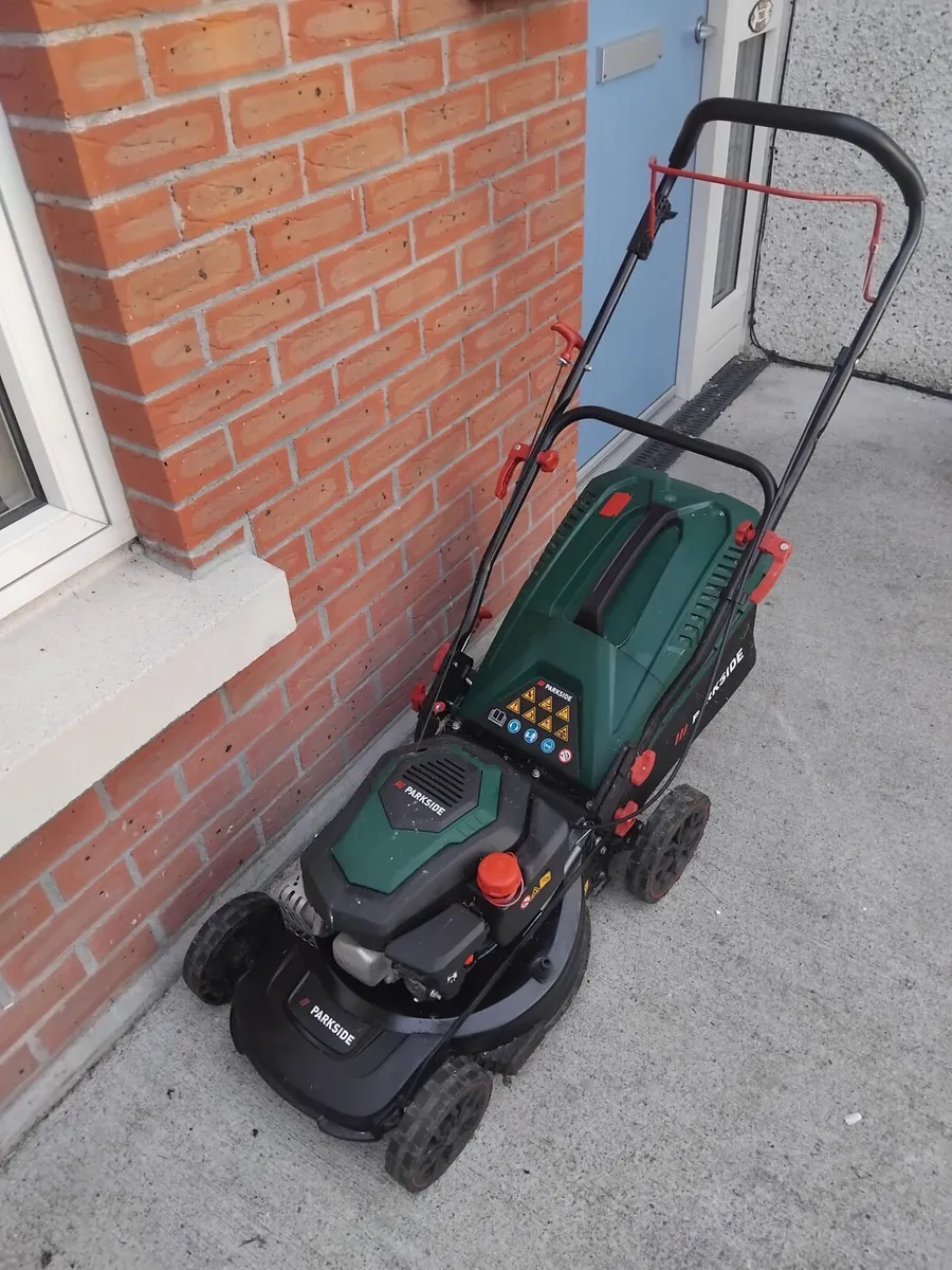 Petrol lawnmower - Image 2
