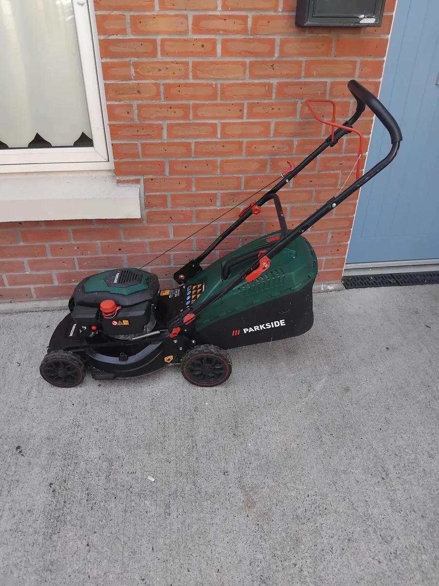 Petrol lawnmower - Image 3