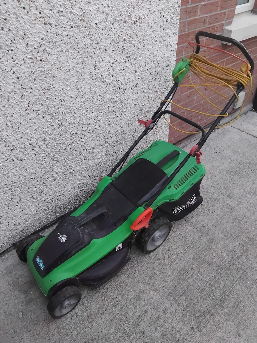 Electric lawnmower - Image 1