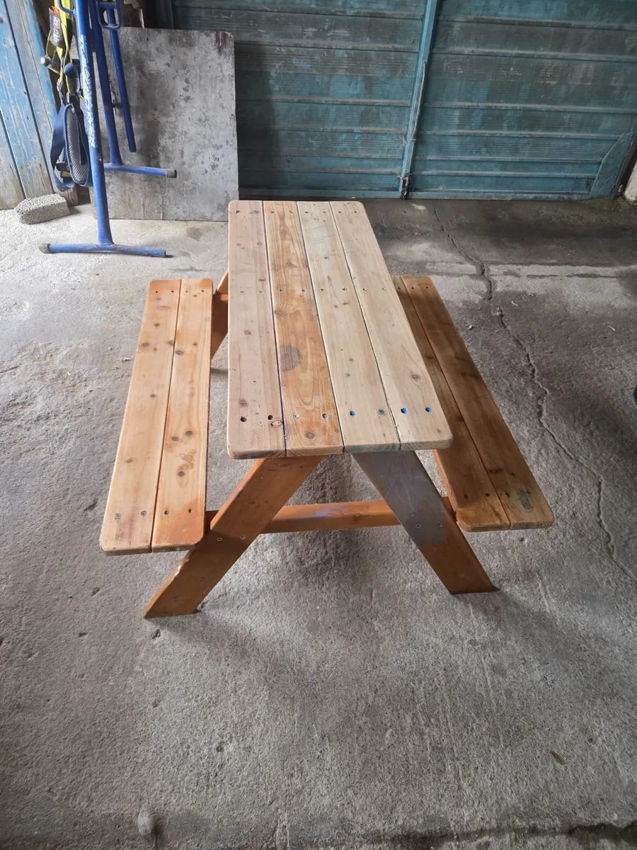 Kids Picnic Table - Image 1