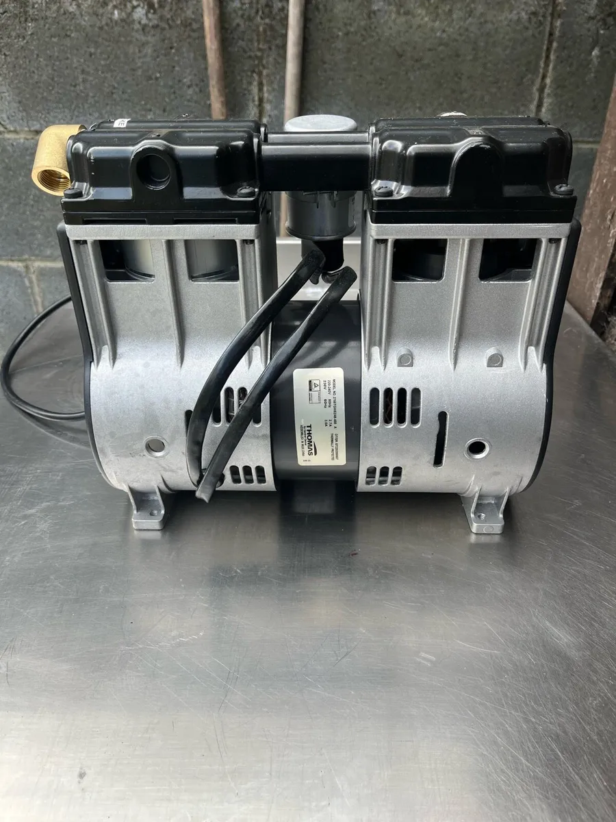 Compressor / Vacuum pump - Image 1