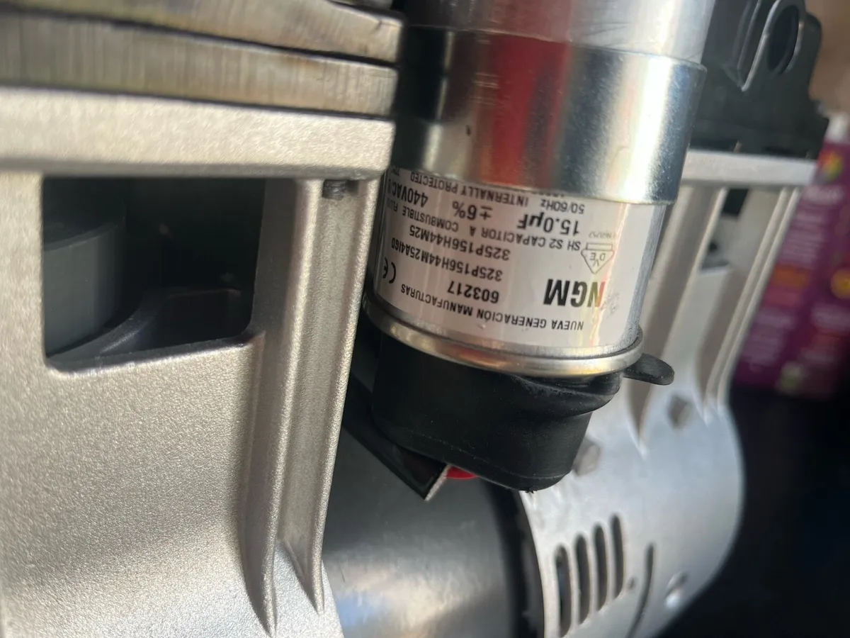 Compressor / Vacuum pump - Image 2