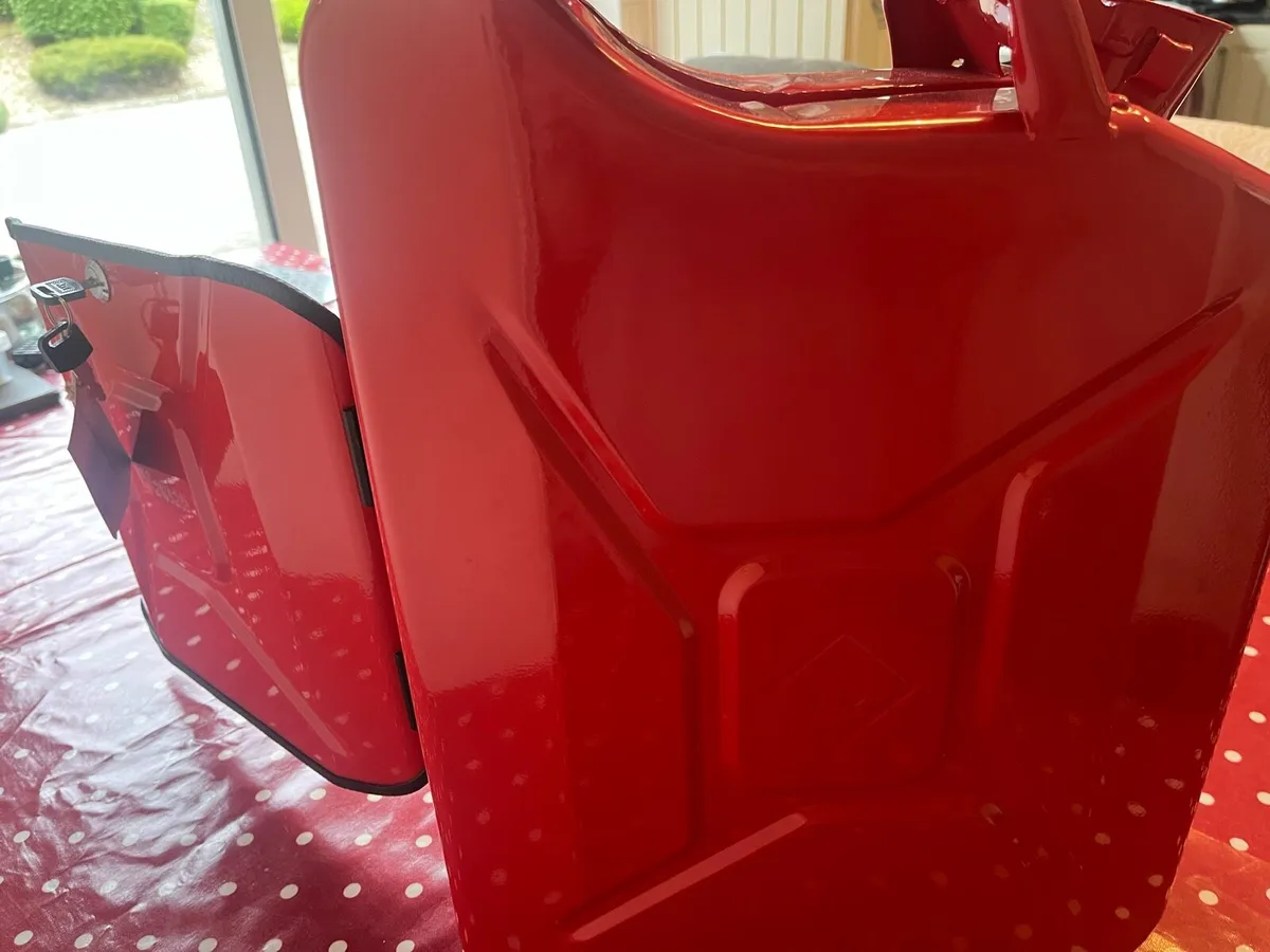Jerry Can Mini Bar - Image 4