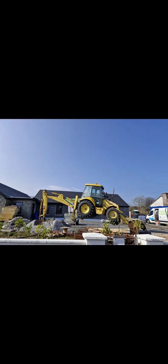 New Holland rubber tyre backhoe - Image 4
