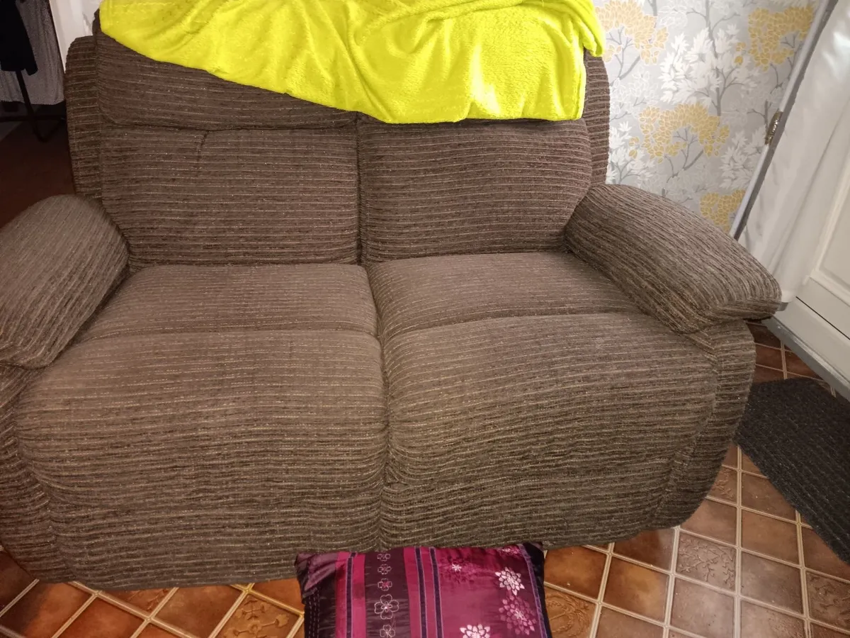 Couch 2 Armchairs - Image 2