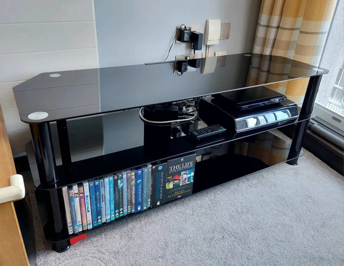 TV stand - Image 2