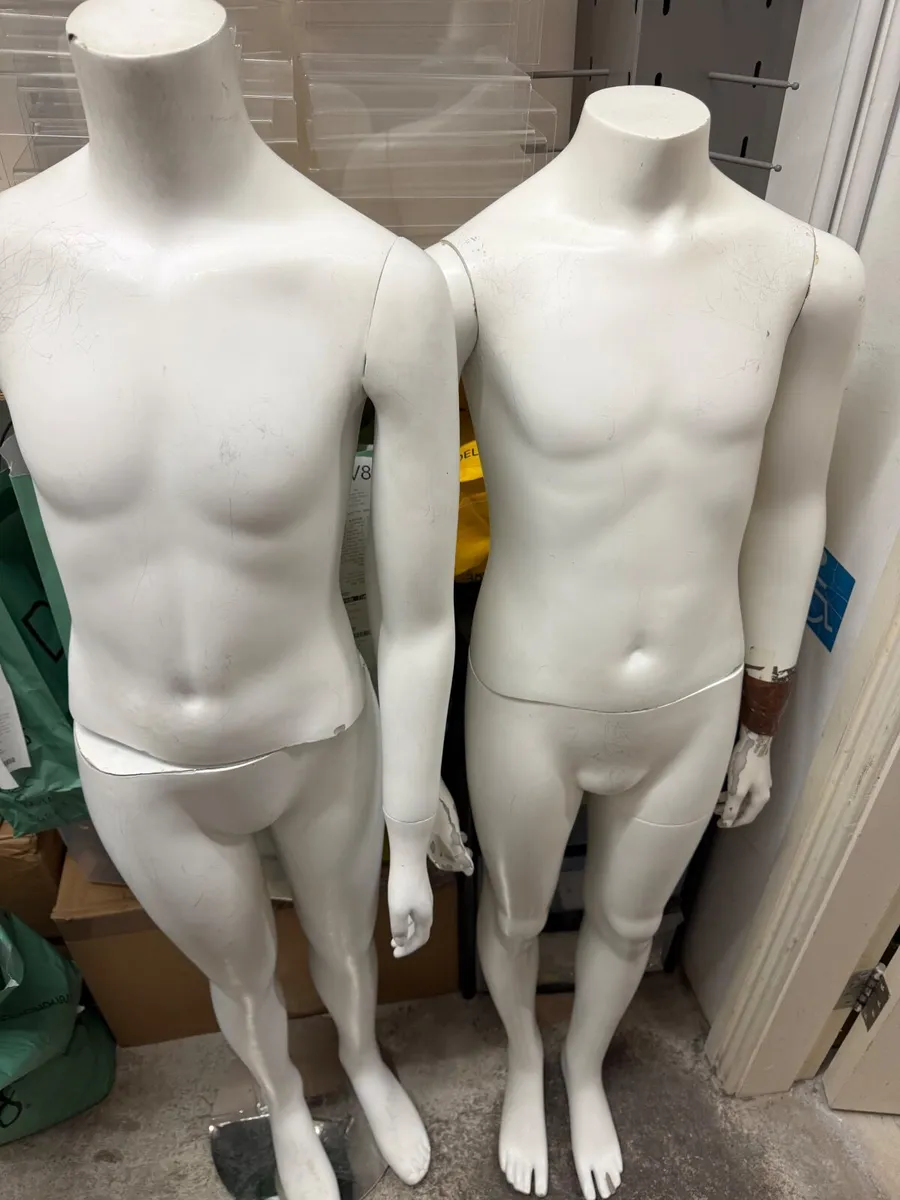 Mannequins - Image 1