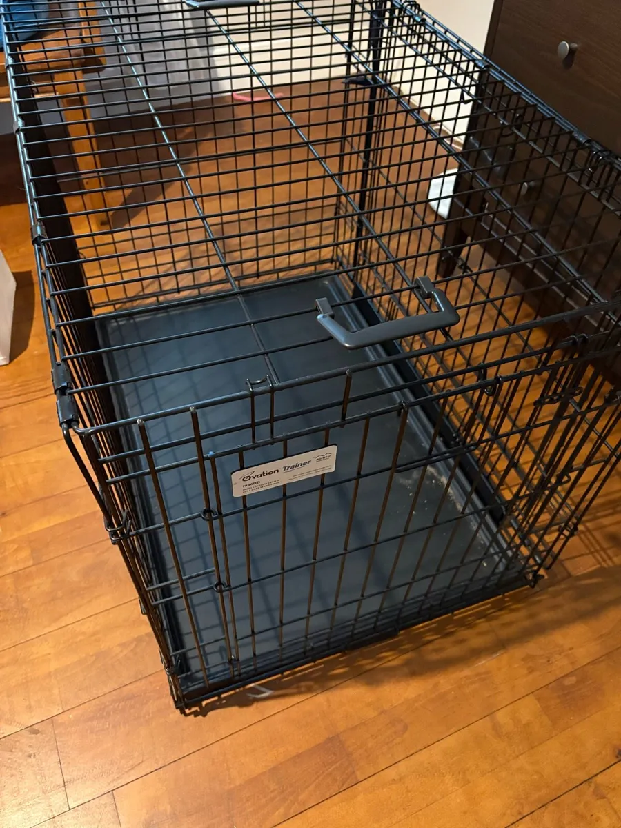 Dog cage 93.3L X 63.8W X 68.5H - Image 1