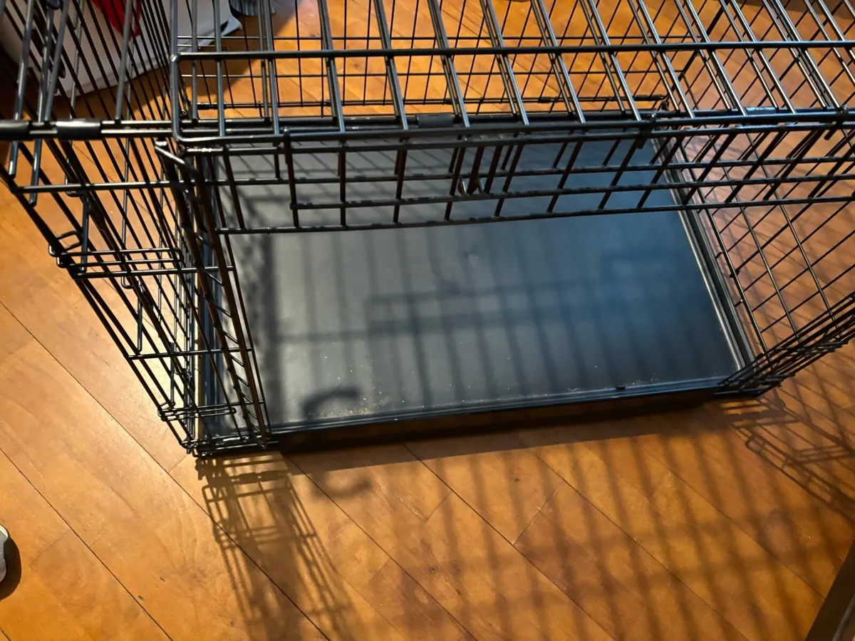 Dog cage 93.3L X 63.8W X 68.5H - Image 4