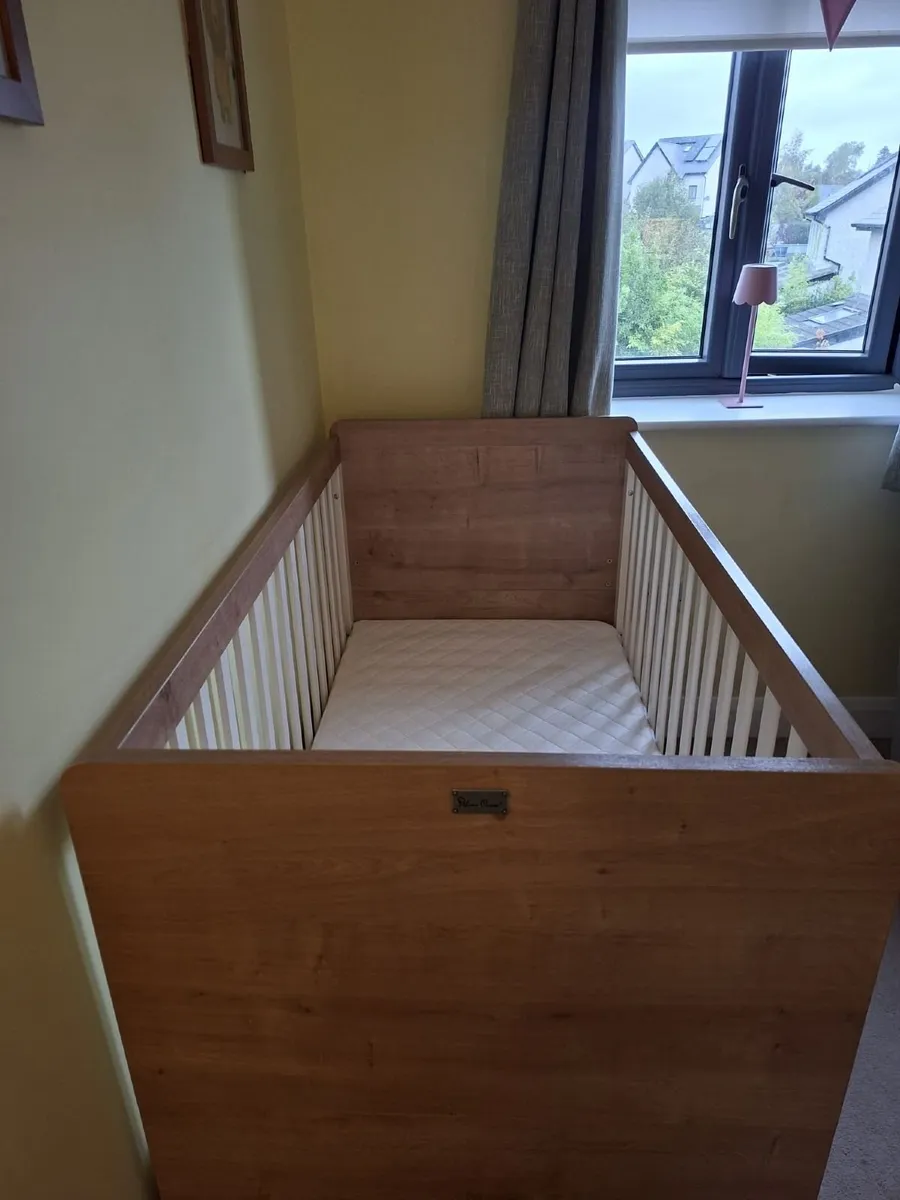 Cot bed (converts to toddler) + Mattress - Image 3