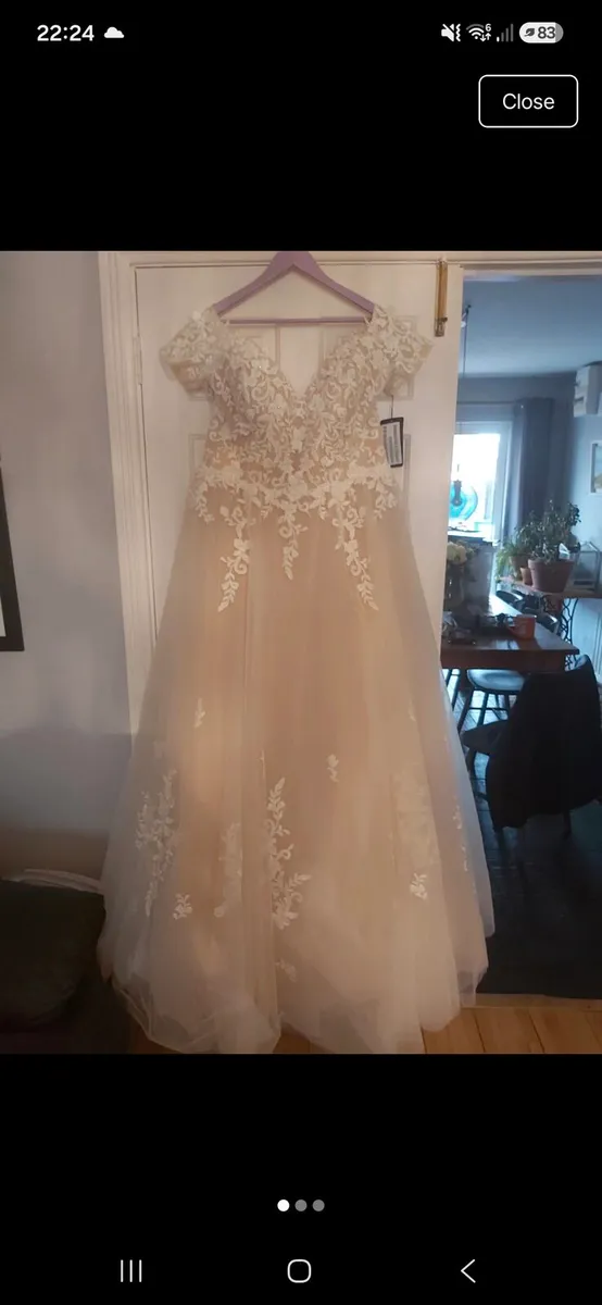 Wedding dress - Image 1