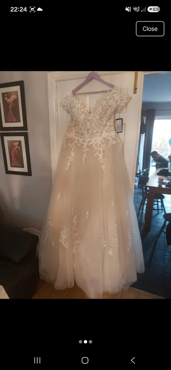 Wedding dress - Image 2
