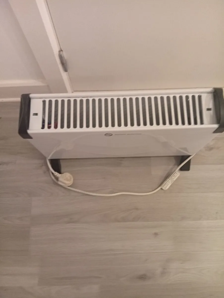 Convector Heater 2kw 3months old - Image 2