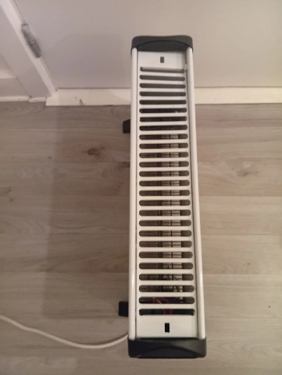 Convector Heater 2kw 3months old - Image 3