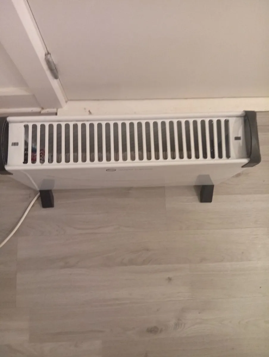 Convector Heater 2kw 3months old - Image 4