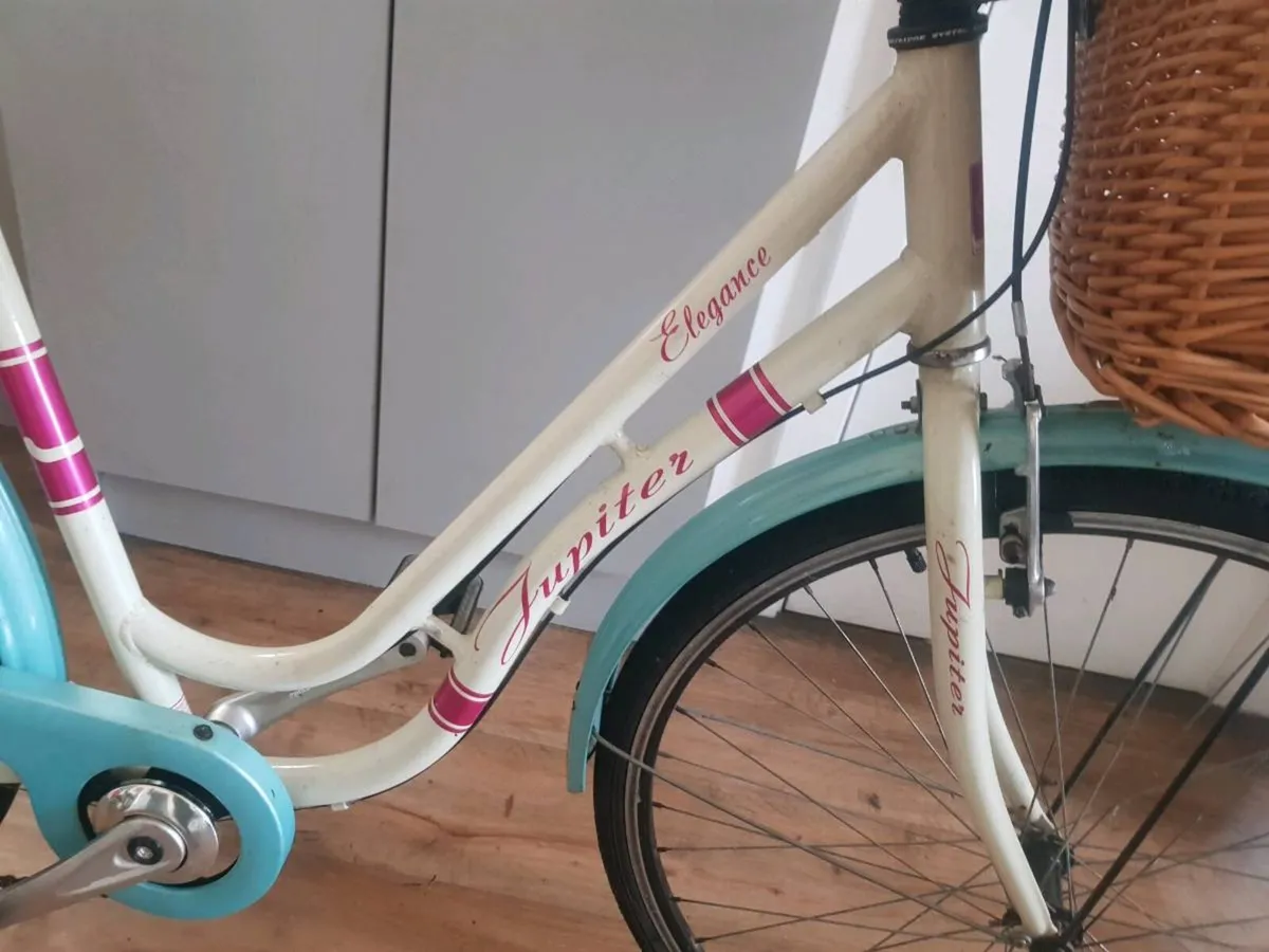 Ladies city bike - Image 4