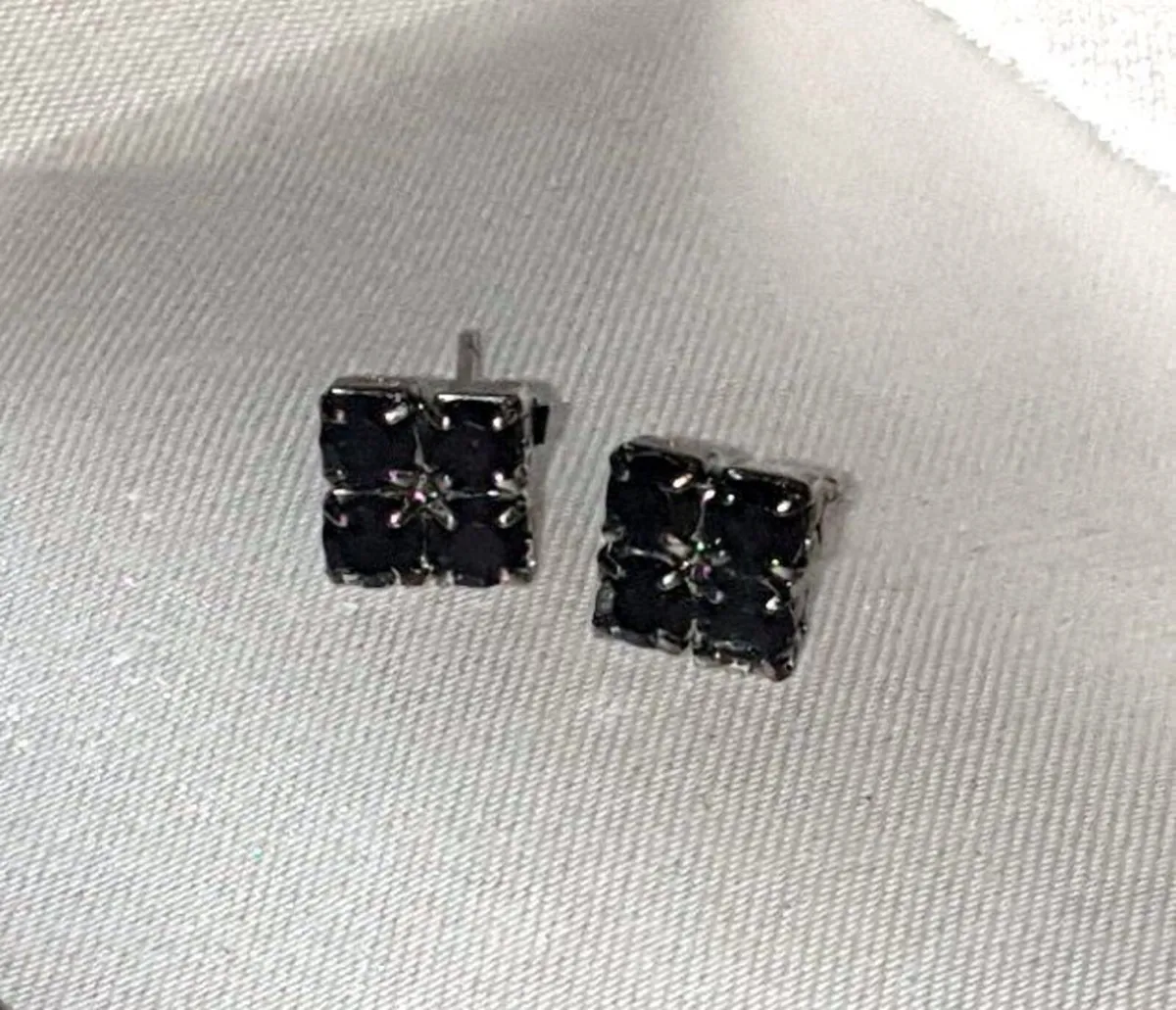 Vintage Silver/Midnight Sapphire Earrings - Image 1