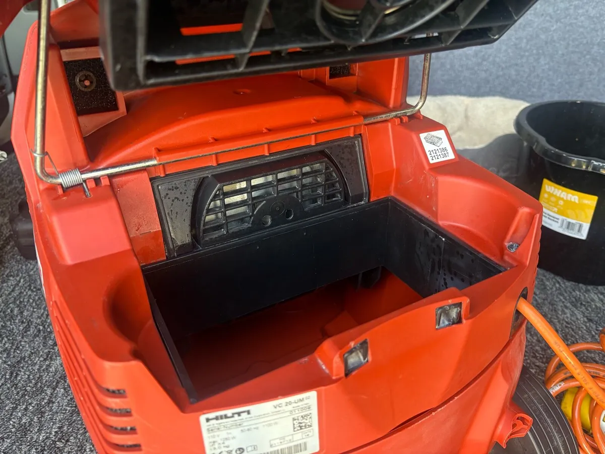 Hilti 20 VC UM 110V Vacuum Wet/ Dry - Image 4