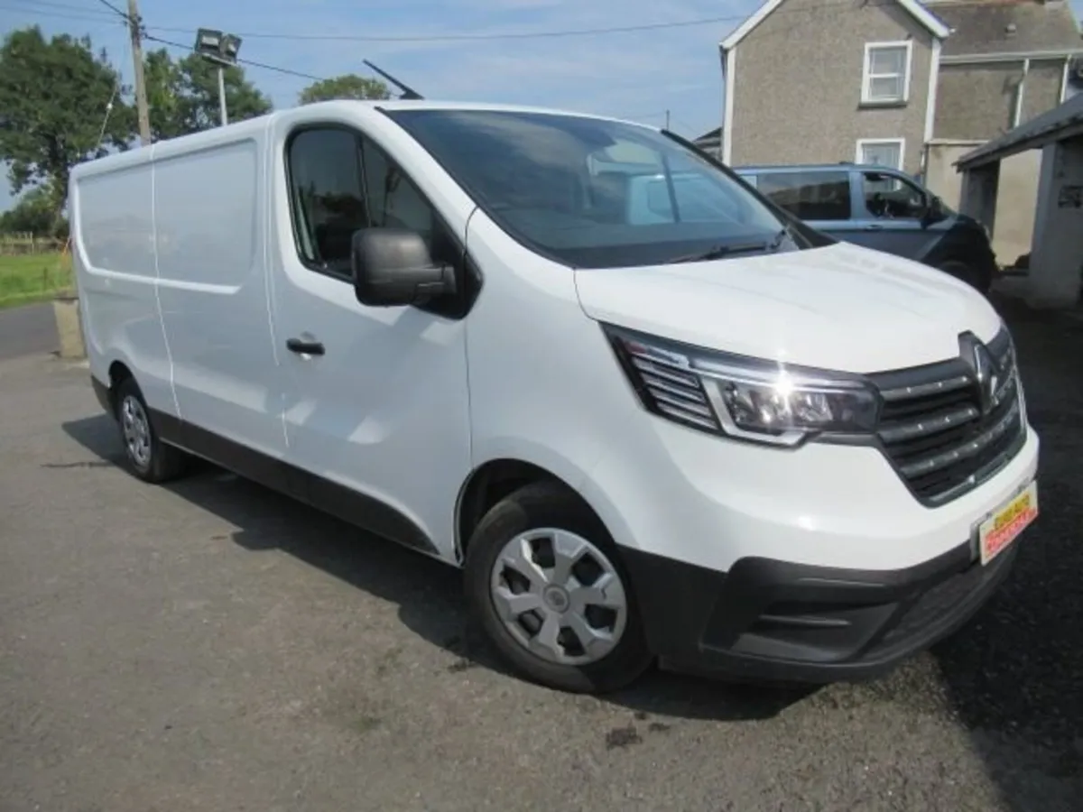 2.0 dCi Blue LL30 Advance Panel Van 5dr Diesel Man - Image 1