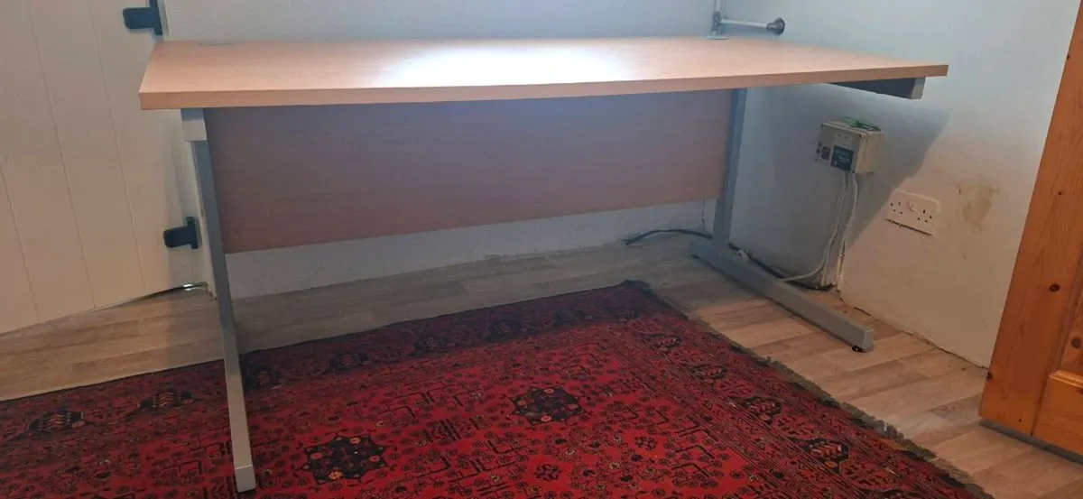 Office desk - Image 2