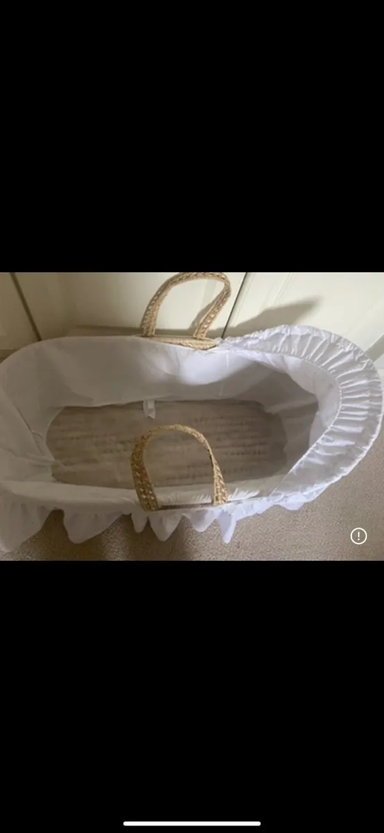 White Moses basket - Image 3