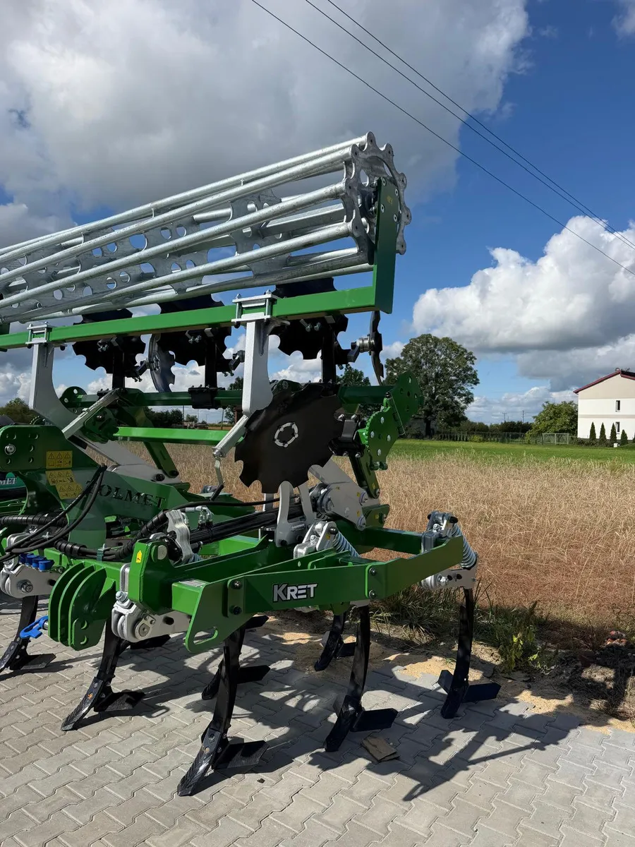 Tolmet fertiliser spreader - Image 2
