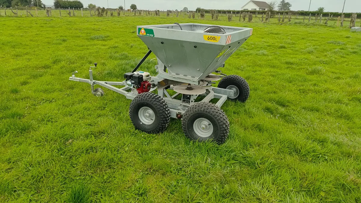 Tolmet fertiliser spreader - Image 1