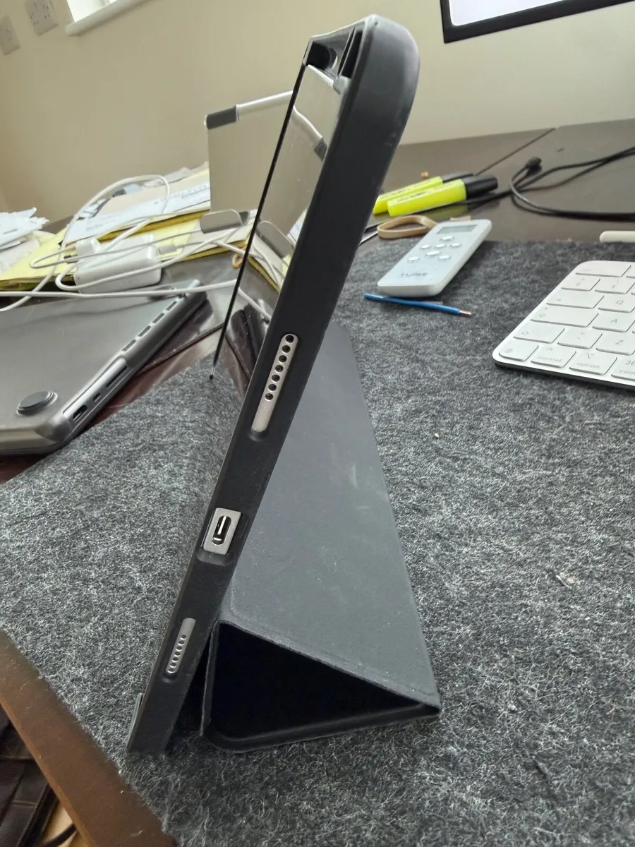 iPad Pro (11-inch) - Image 4