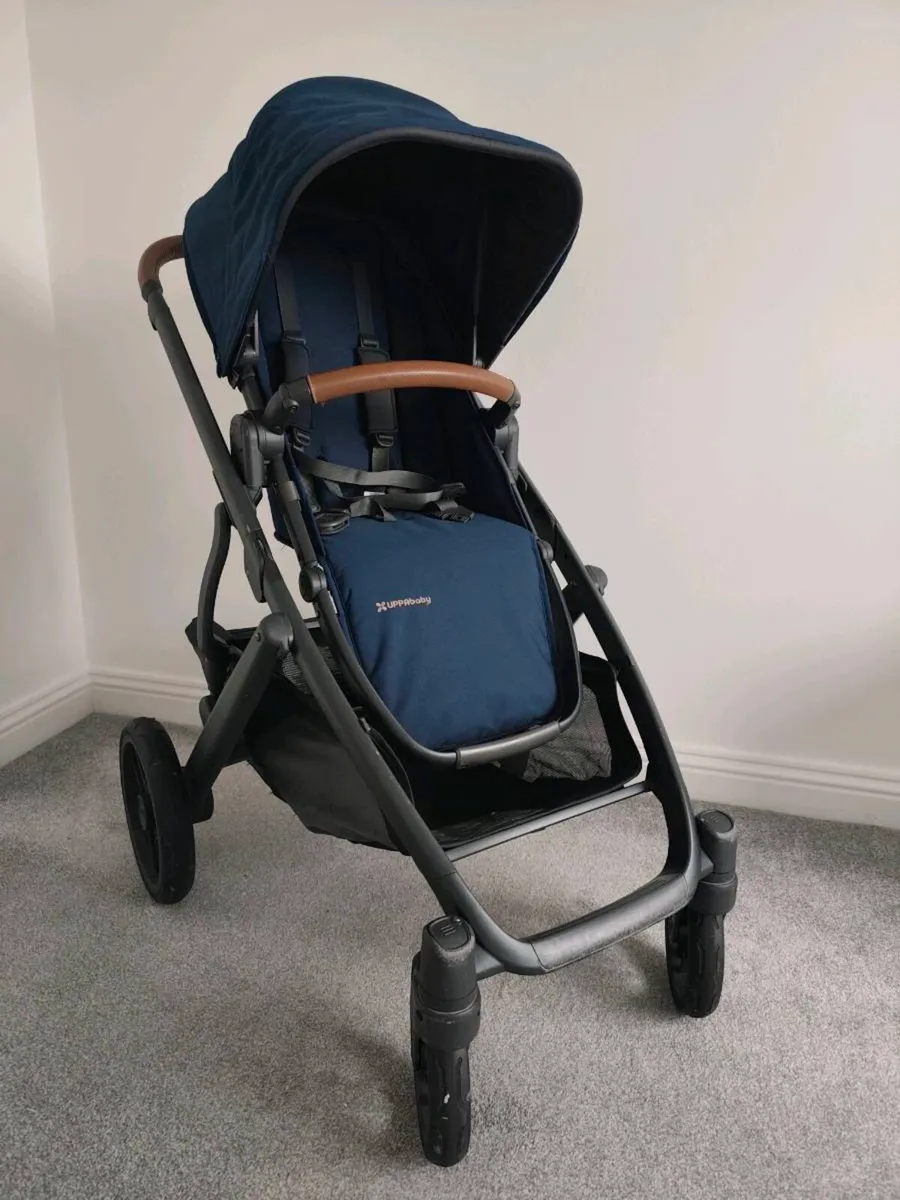 Uppababy Vista V2 travel system - Image 2