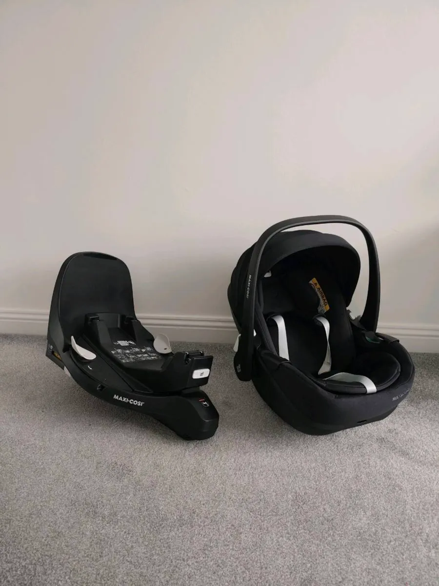 Uppababy Vista V2 travel system - Image 3
