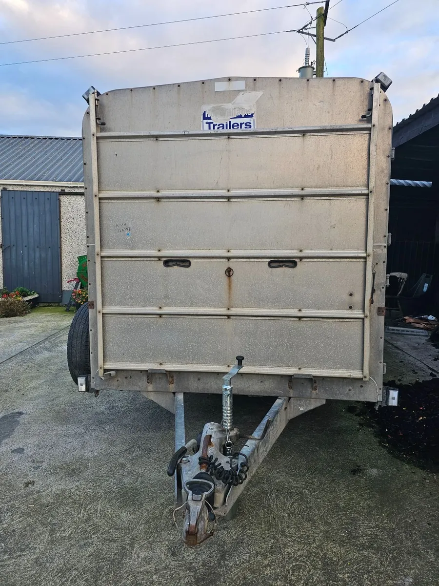 Tri-axel cattle trailer 14 ft - Image 2